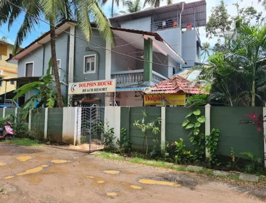 Dolphin House Beach Resort